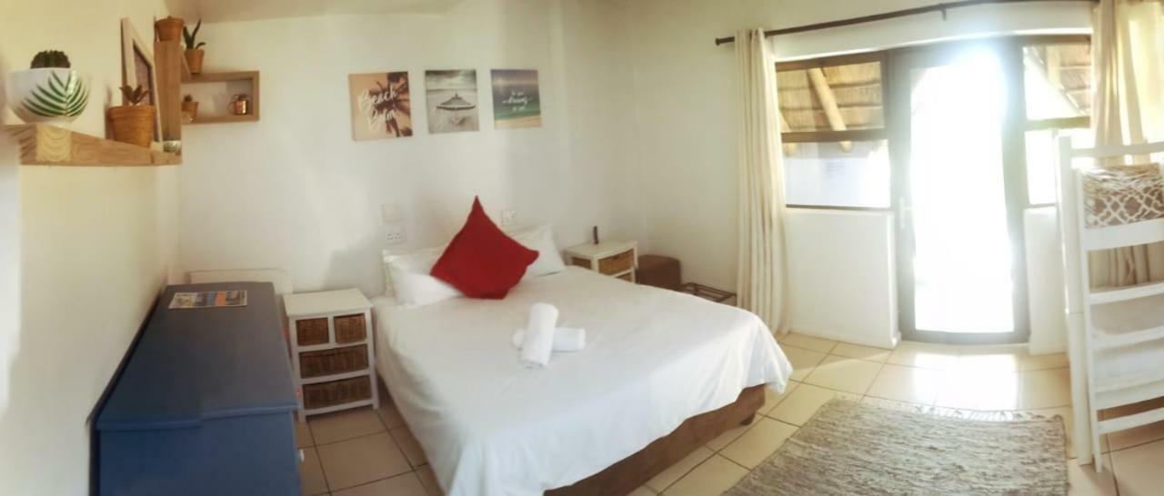 St Francis Bay Backpackers Hostel Exterior photo